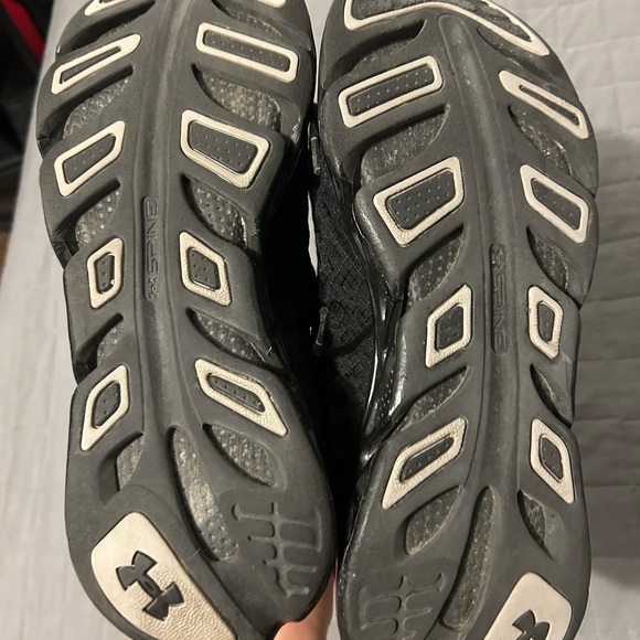 Under Armour shoes - Picture 2 of 6
